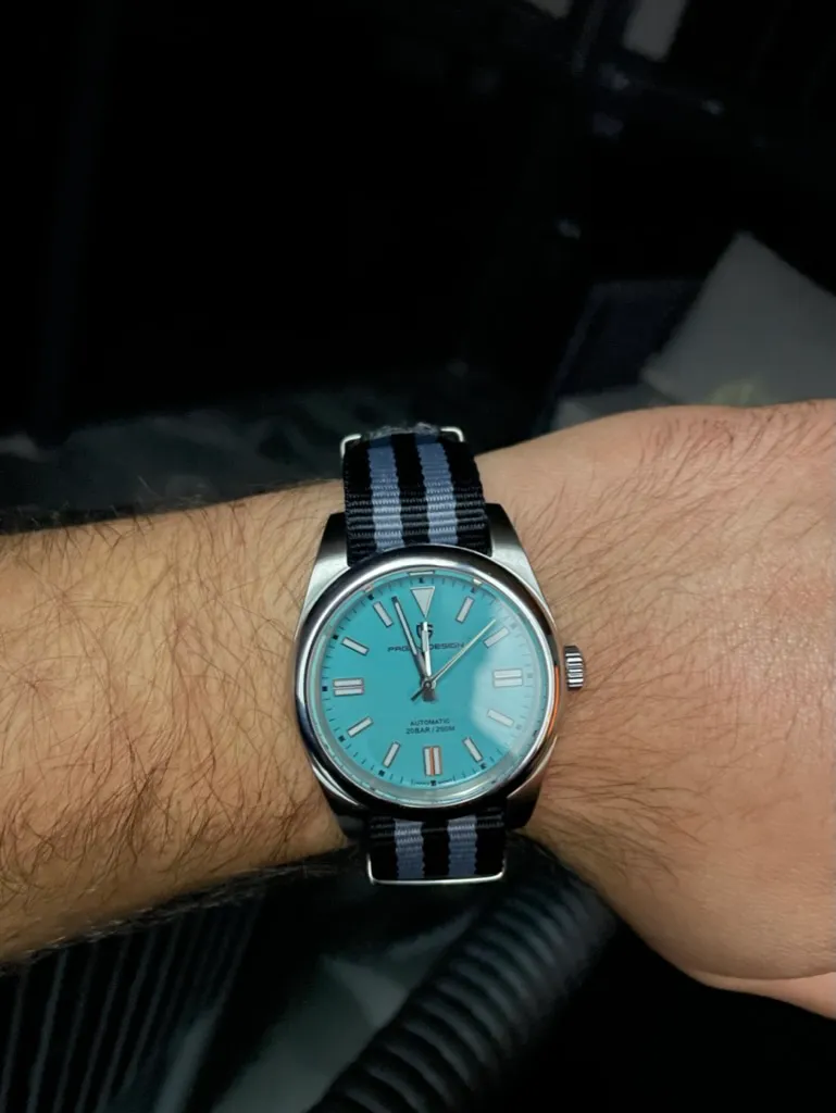 Tiffany mavisi kadranlı Pagani Design, NATO kayışlı